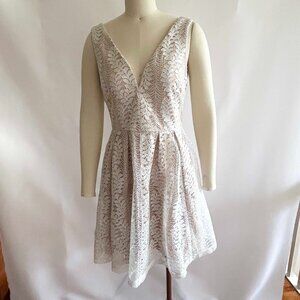 Lulus Women's Size Small Ivory & Nude Plunge Front Fit & Flare Dress